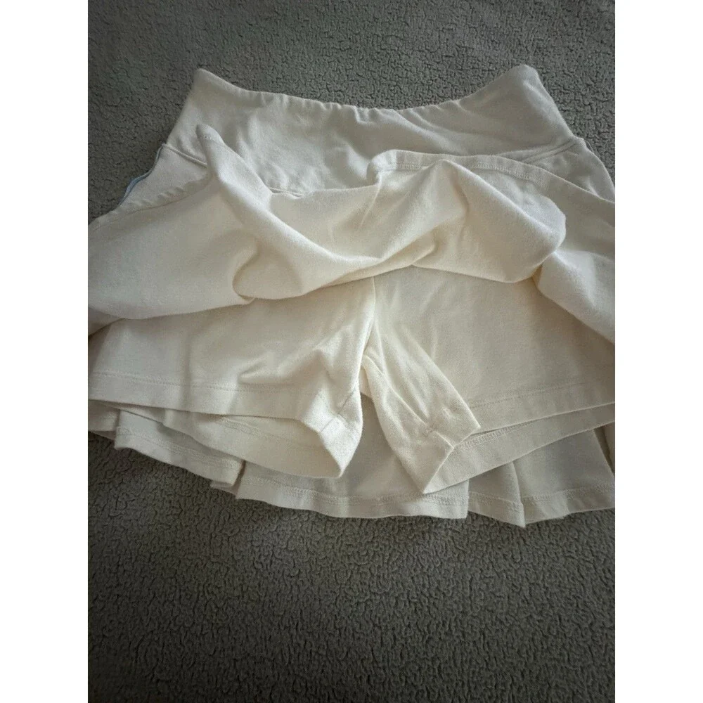 Old Navy Girl’s Athletic Skort White Solid Pull-On Short Activewear Size L